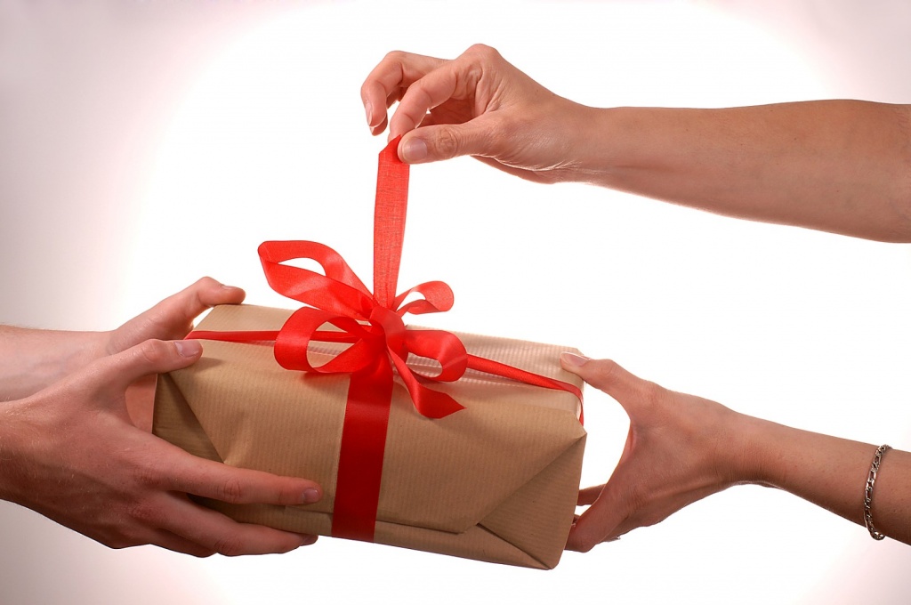 Почему важно дарить подарки